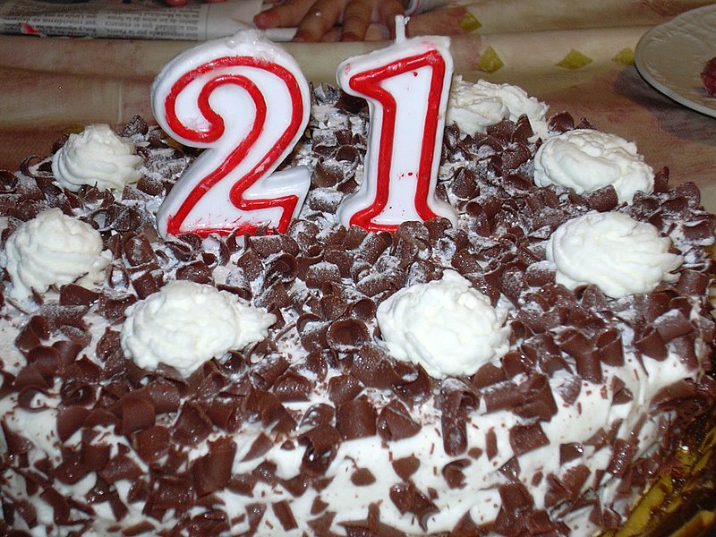 800px-21st_Birthday_cake.jpg