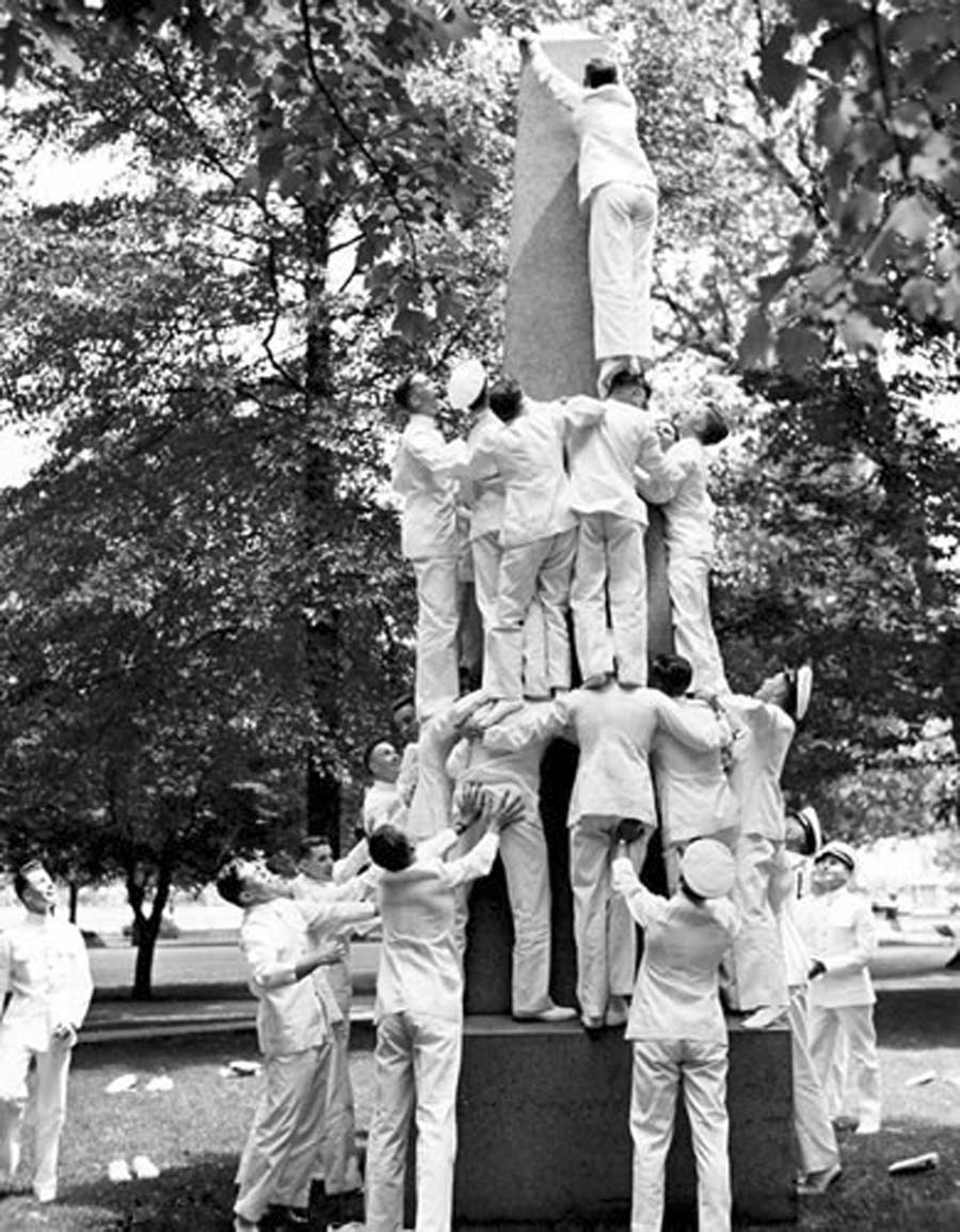 climbingherndon1945.jpg